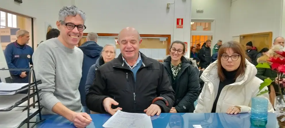 Entrega das sinaturas para a mellora do parque Pablo Iglesias