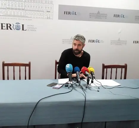 Iv&aacute;n en rolda de Prensa