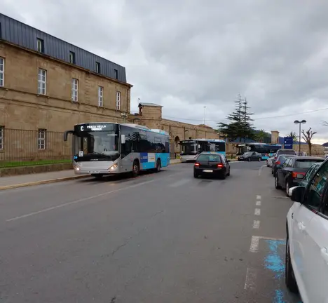 Os autobuses quedaron sen parada.